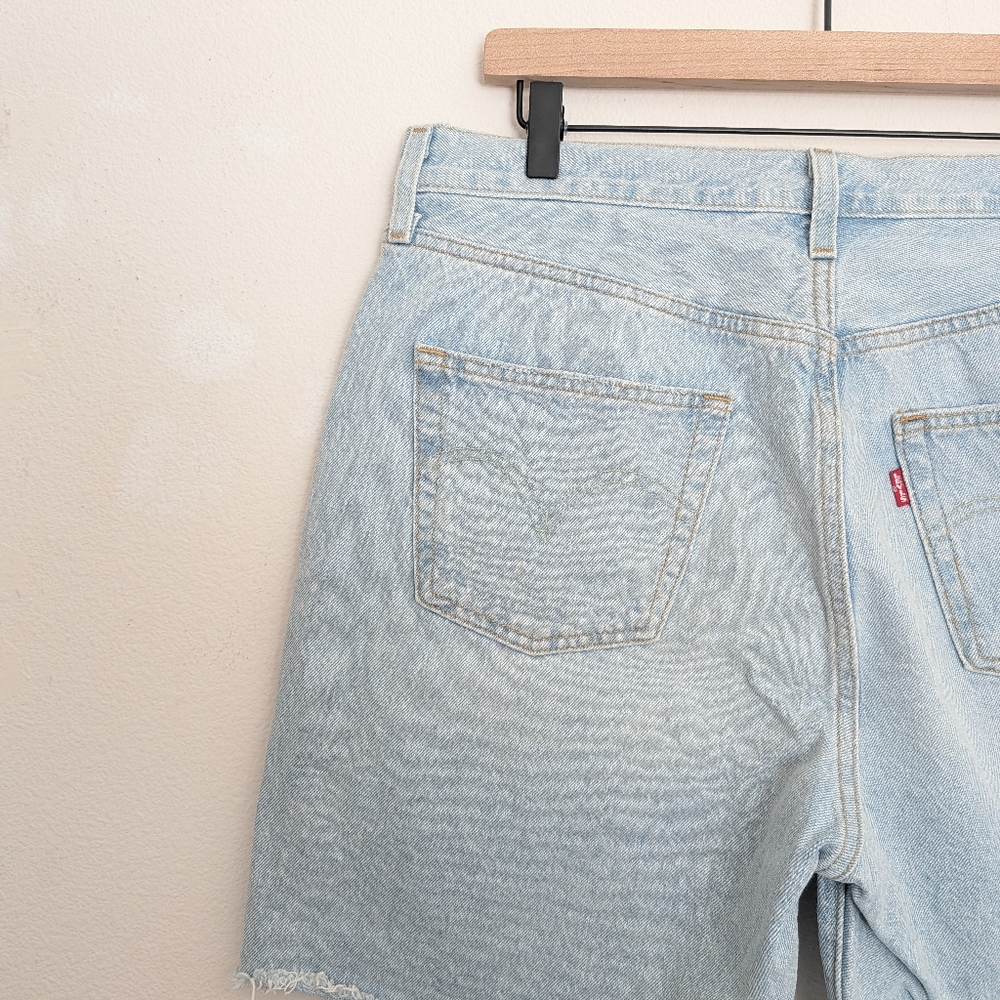 Levi's 501 High Rise Button Fly Distressed Mid Length Denim Jean Shorts Size 32 - Picture 3 of 8